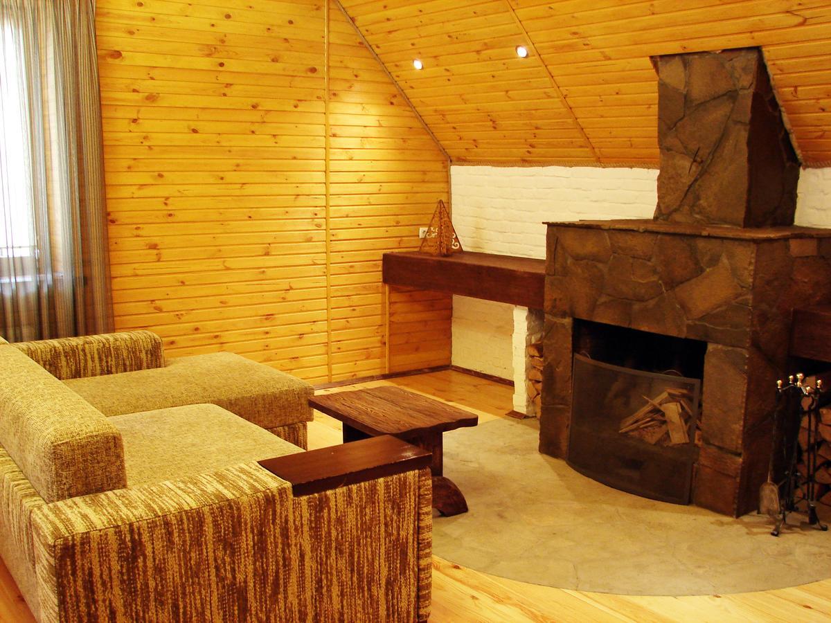 Pershyi Kordon Tourist Complex Hotell Medvedevka Rum bild