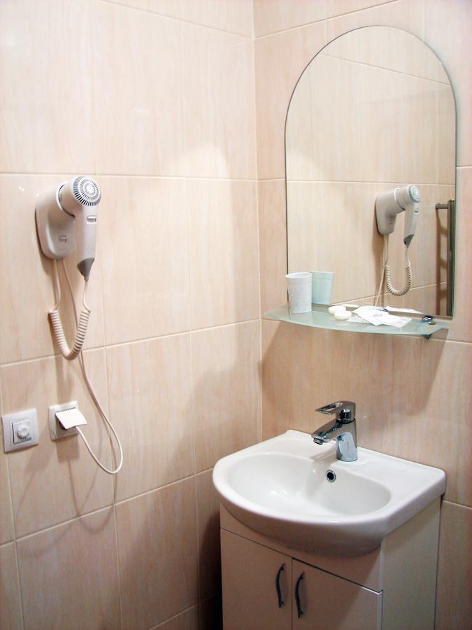 Pershyi Kordon Tourist Complex Hotell Medvedevka Rum bild